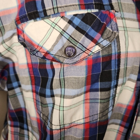 Men's Short Sleeve Plaid Buttoned Shirt - Picture 7 of 13
